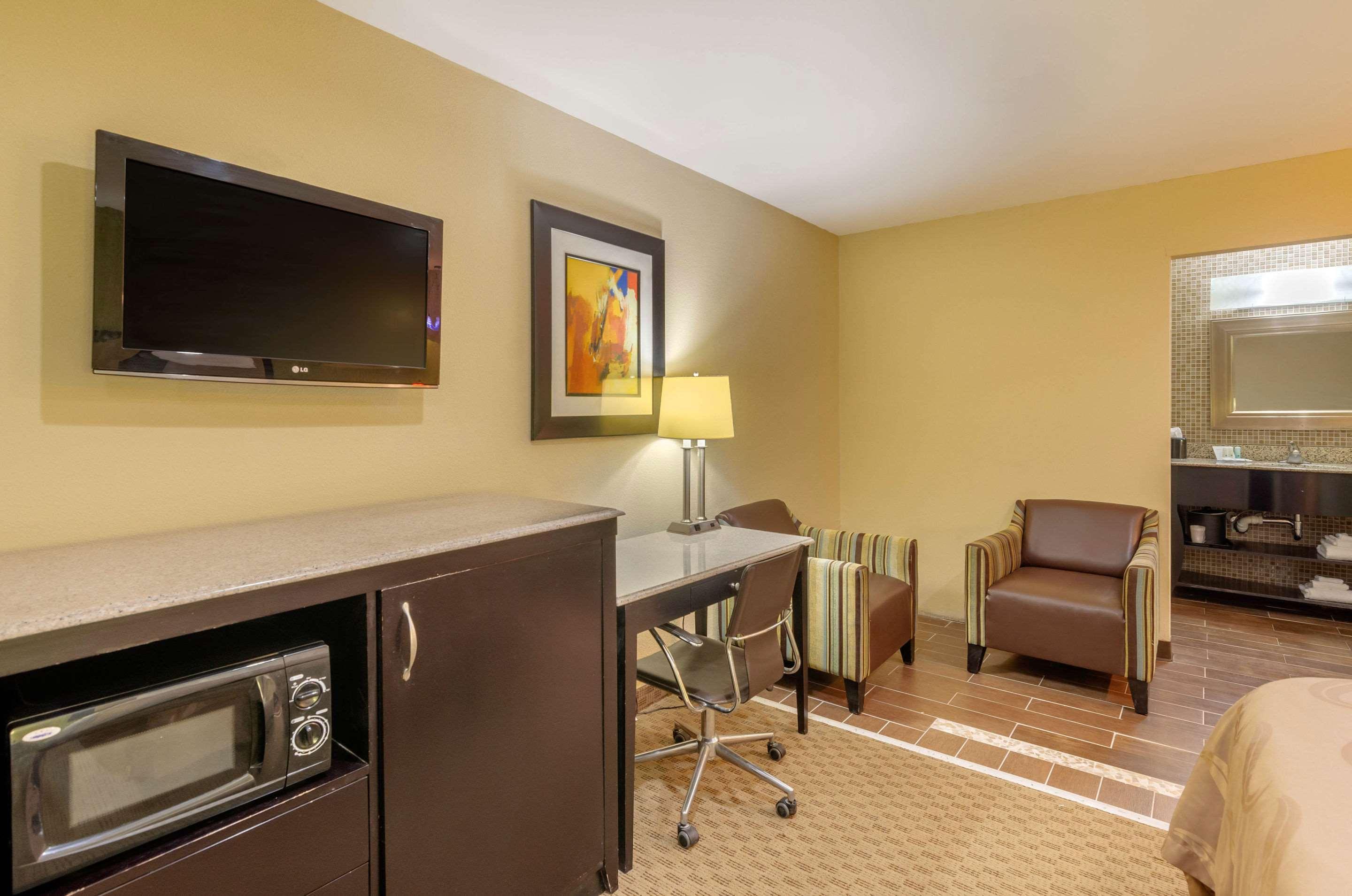 Covington Quality Inn מראה חיצוני תמונה